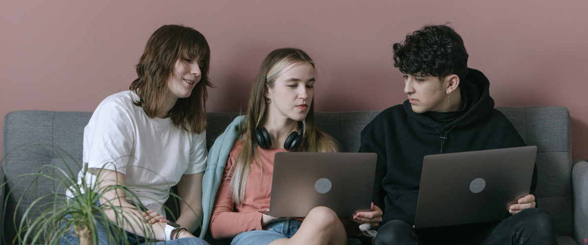 Dikkat Ekonomisi: Teknoloji Şirketleri Zihnimizi Nasıl Şekillendiriyor?